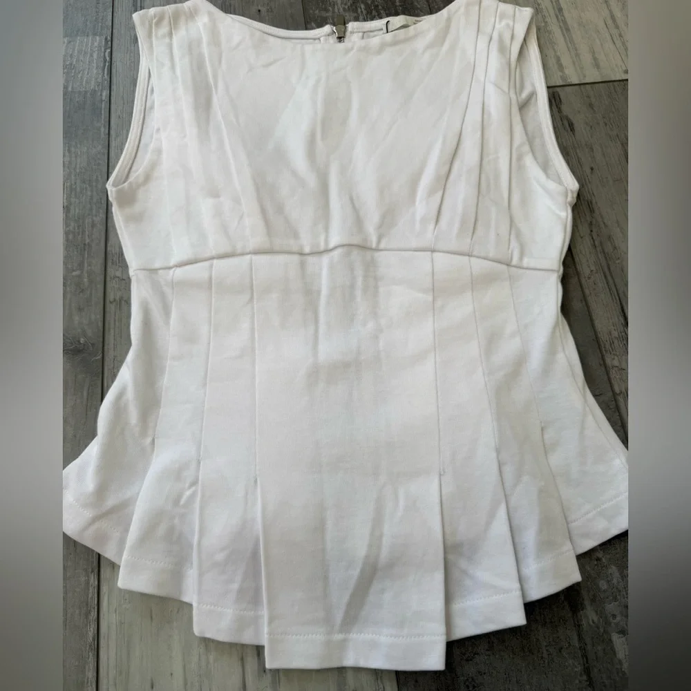 Zara White Pleated Peplum Sleeveless Blouse Silver Zip Back Small NWT - Picture 4 of 7